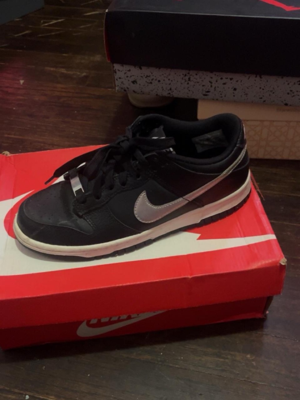 Nike kids Black Low-Top Sneakers with Silver Swoosh size 5.5y